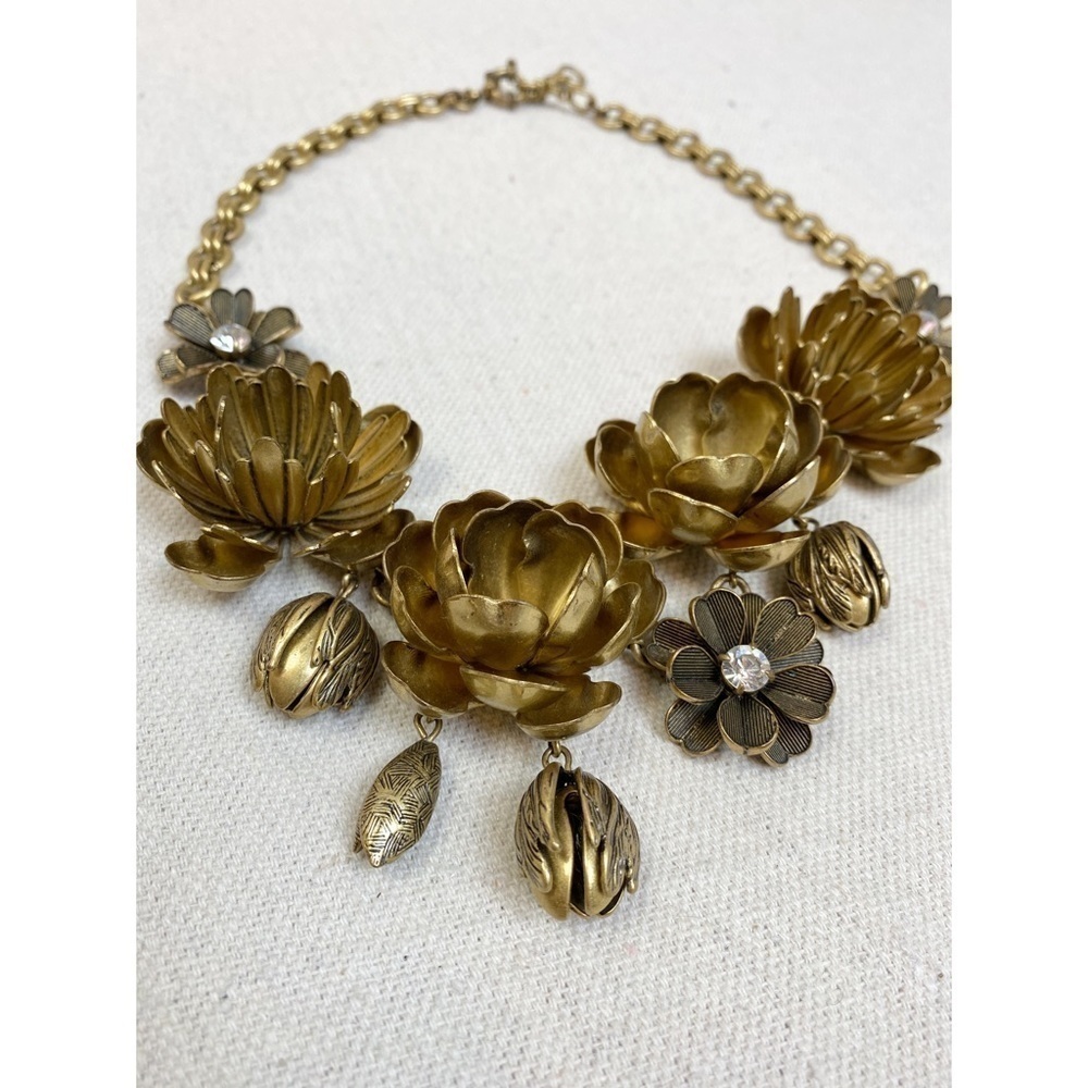 J crew Chunky Wildflower Necklace - Picture 6 of 7